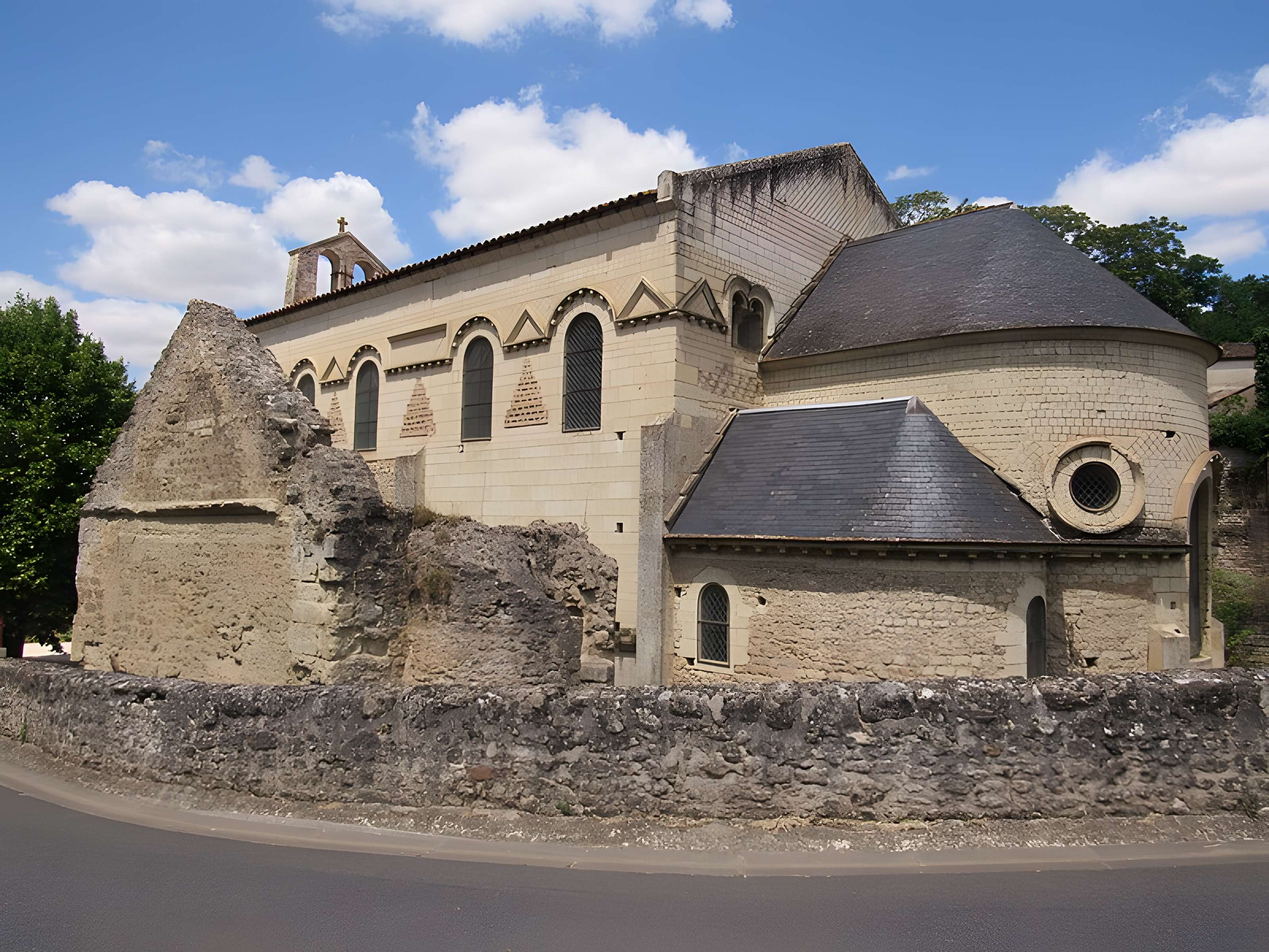 Église Saint-Généroux de Saint-Généroux