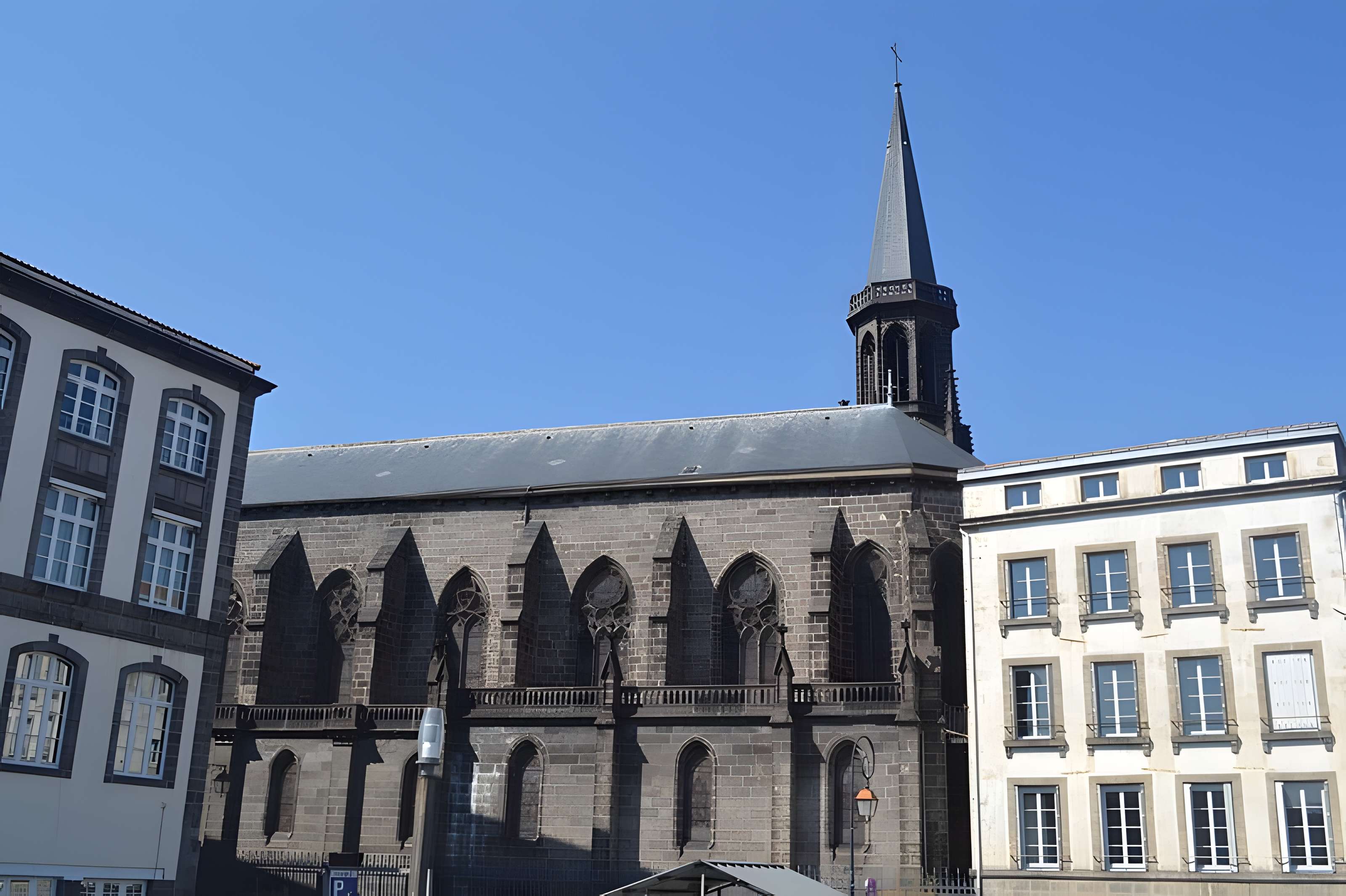Église Saint-Genès des Carmes de Clermont-Ferrand 