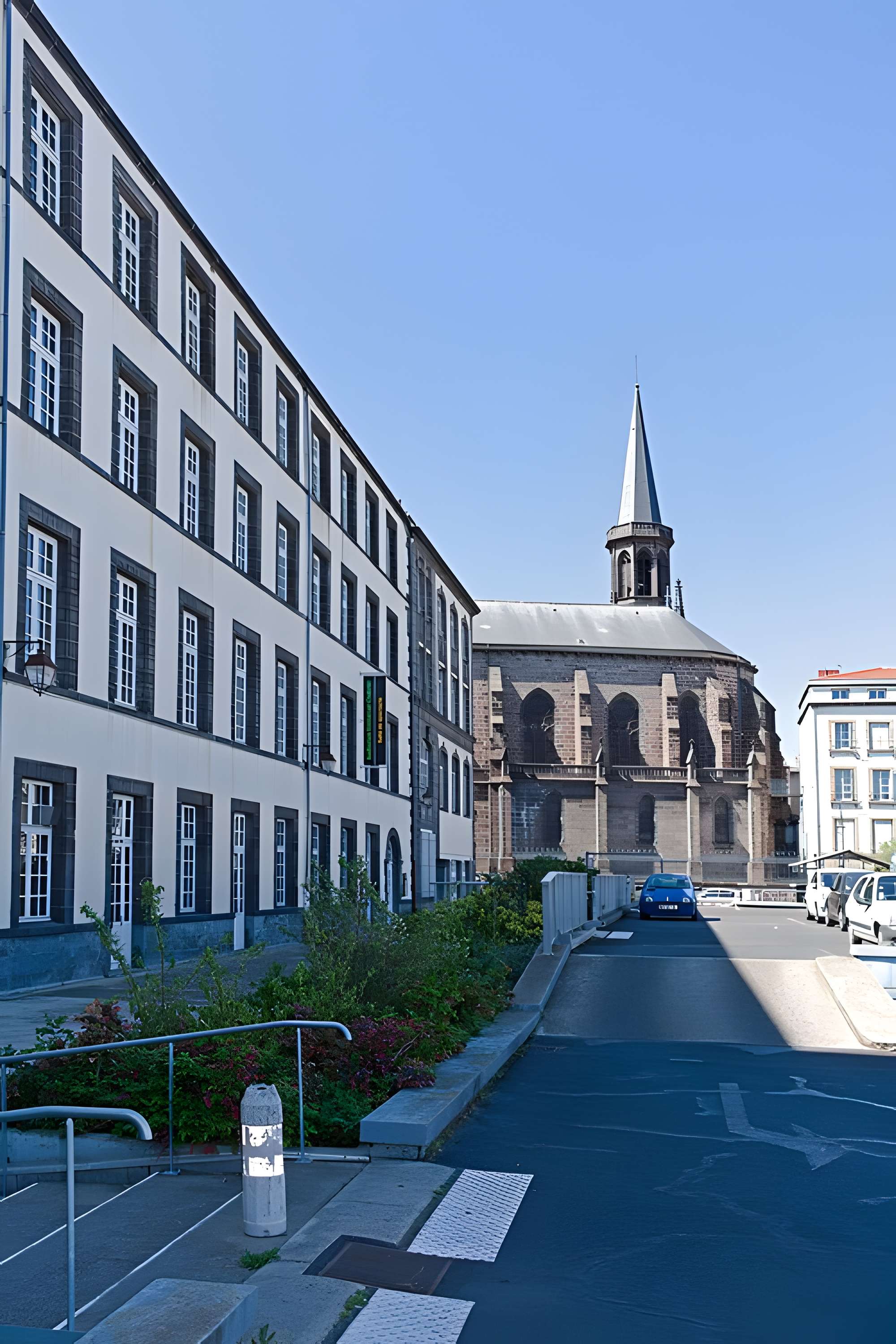 Église Saint-Genès des Carmes de Clermont-Ferrand