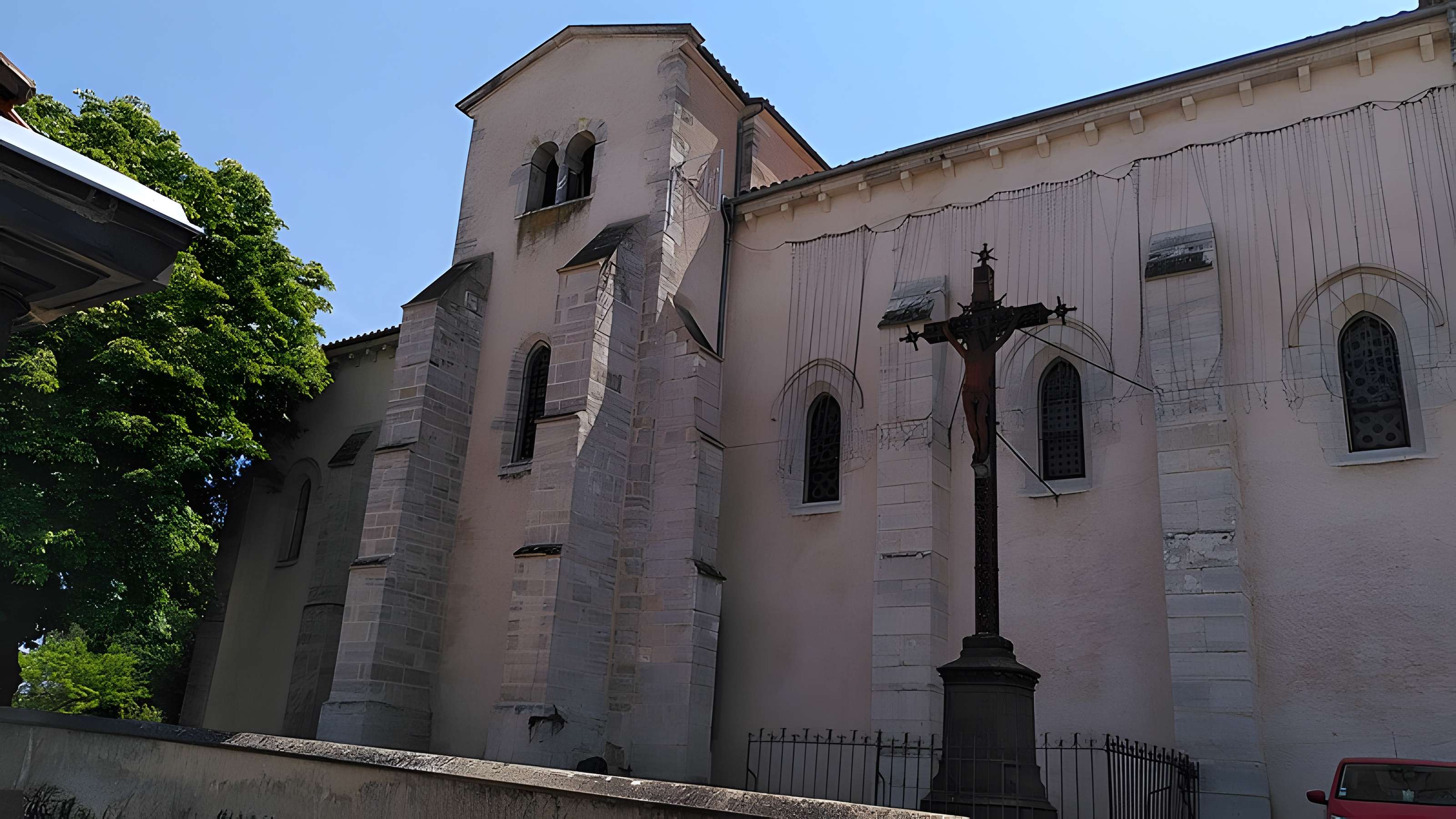 Église Saint-Genès-le-Comte de Combronde