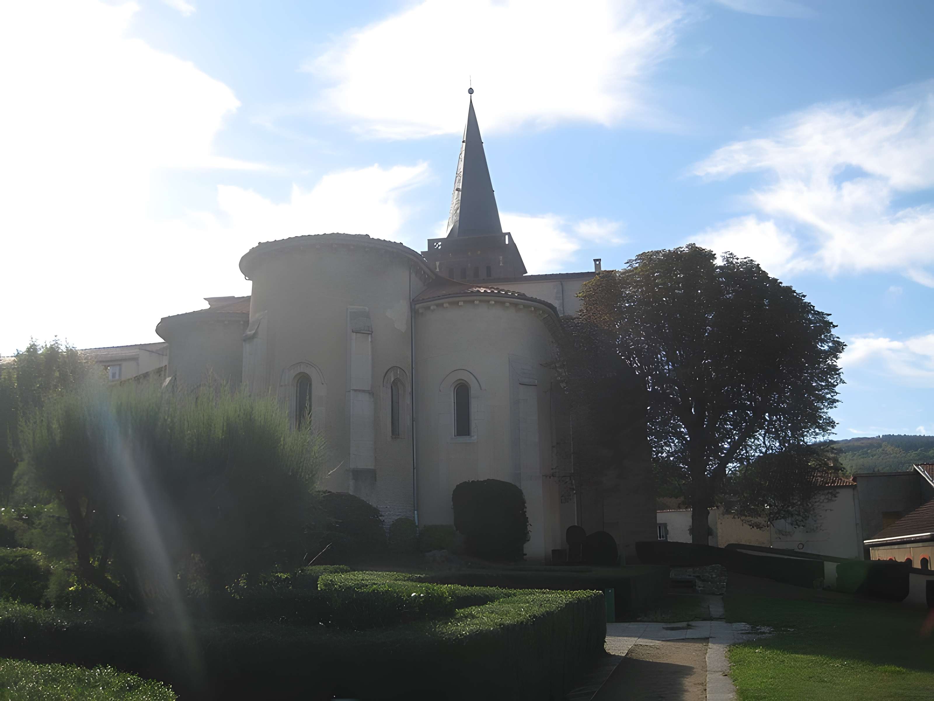 Église Saint-Genès-le-Comte de Combronde