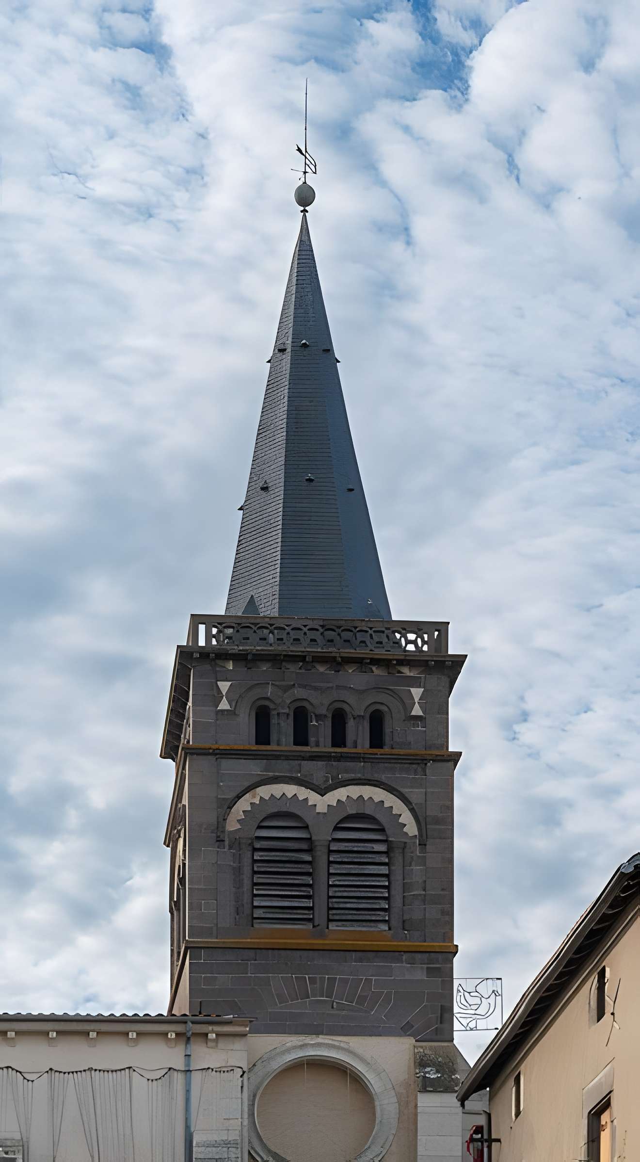 Église Saint-Genès-le-Comte de Combronde
