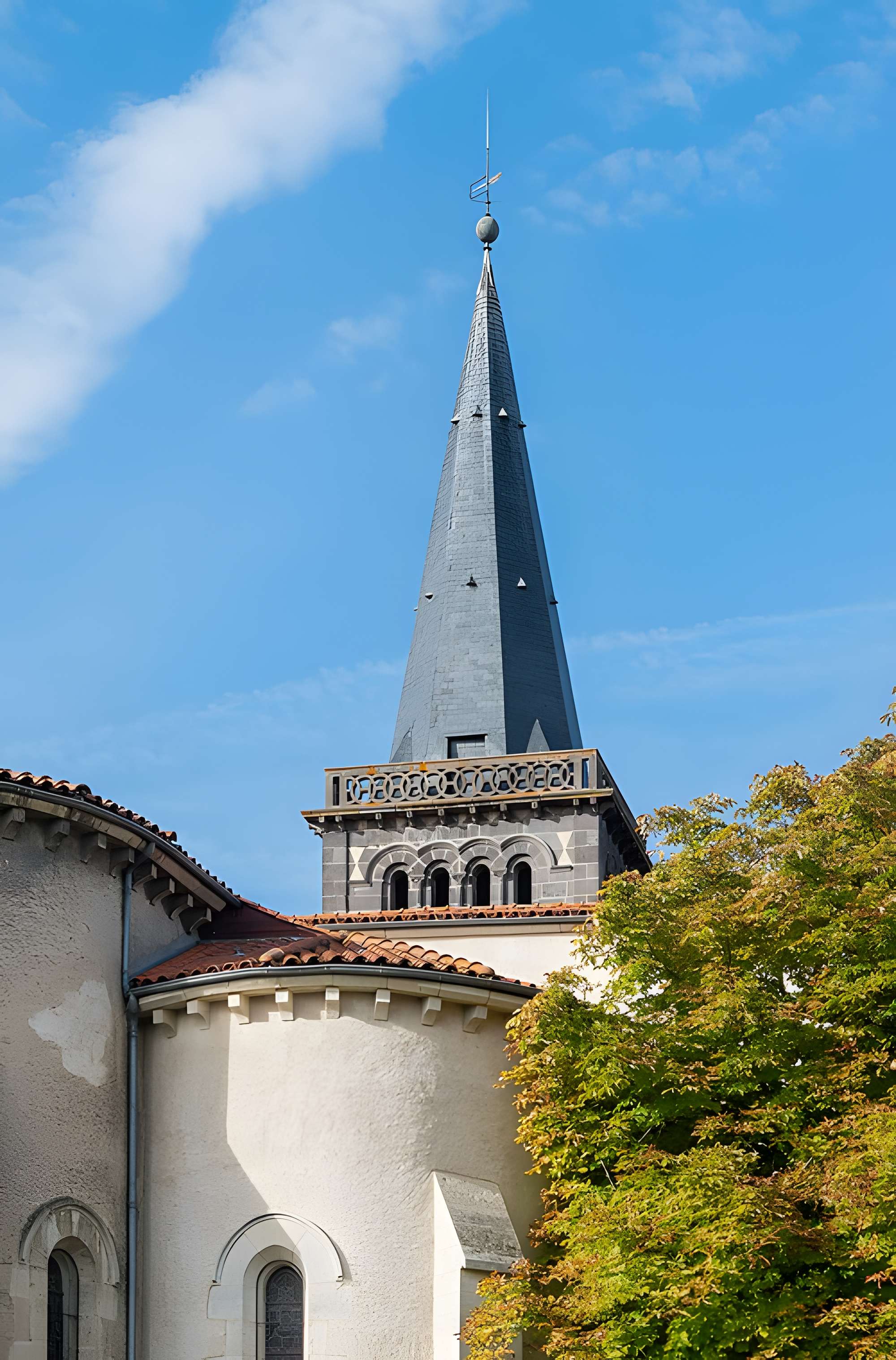 Église Saint-Genès-le-Comte de Combronde