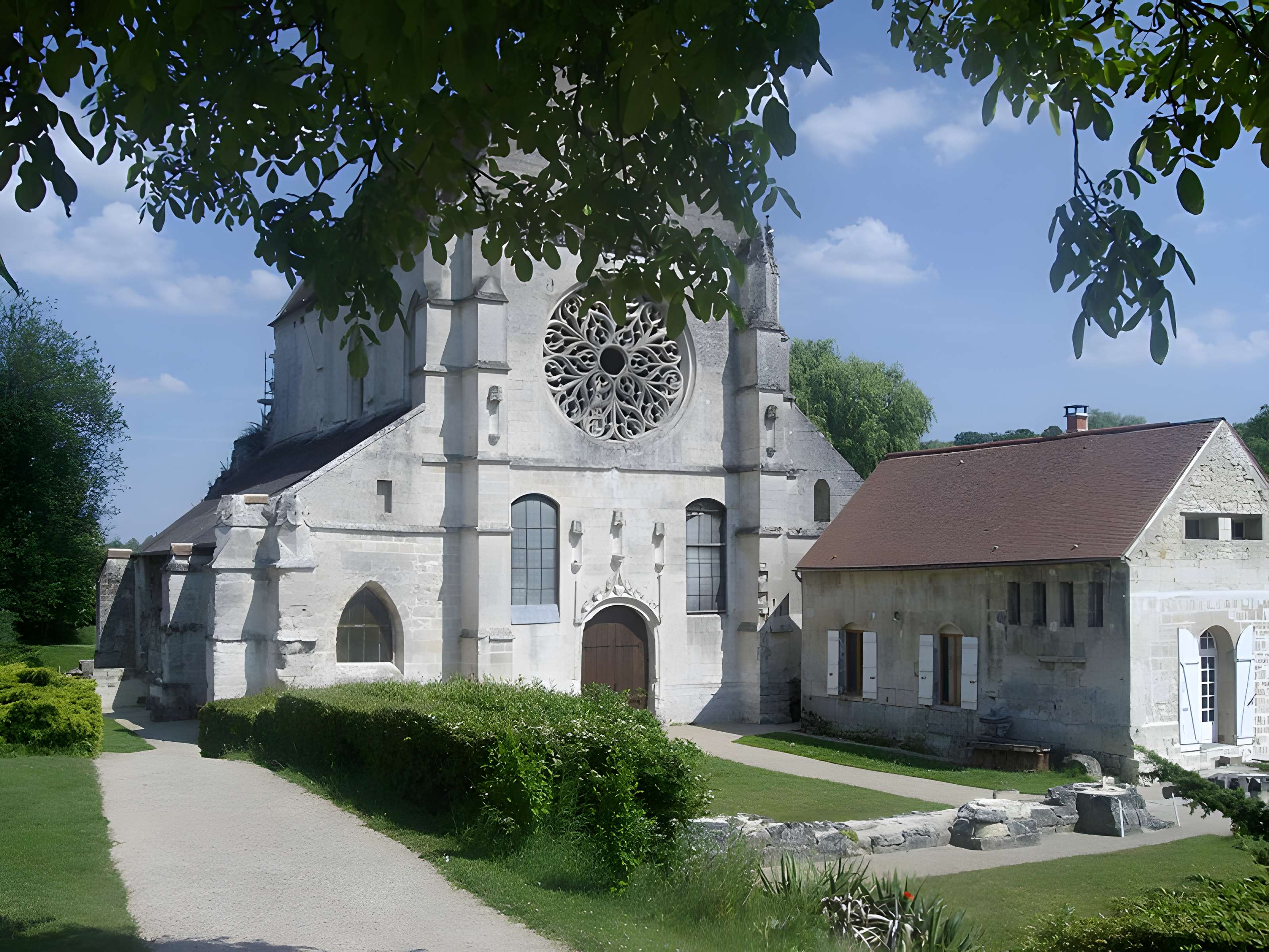 Abbaye Notre-Dame de Lieu-Restauré