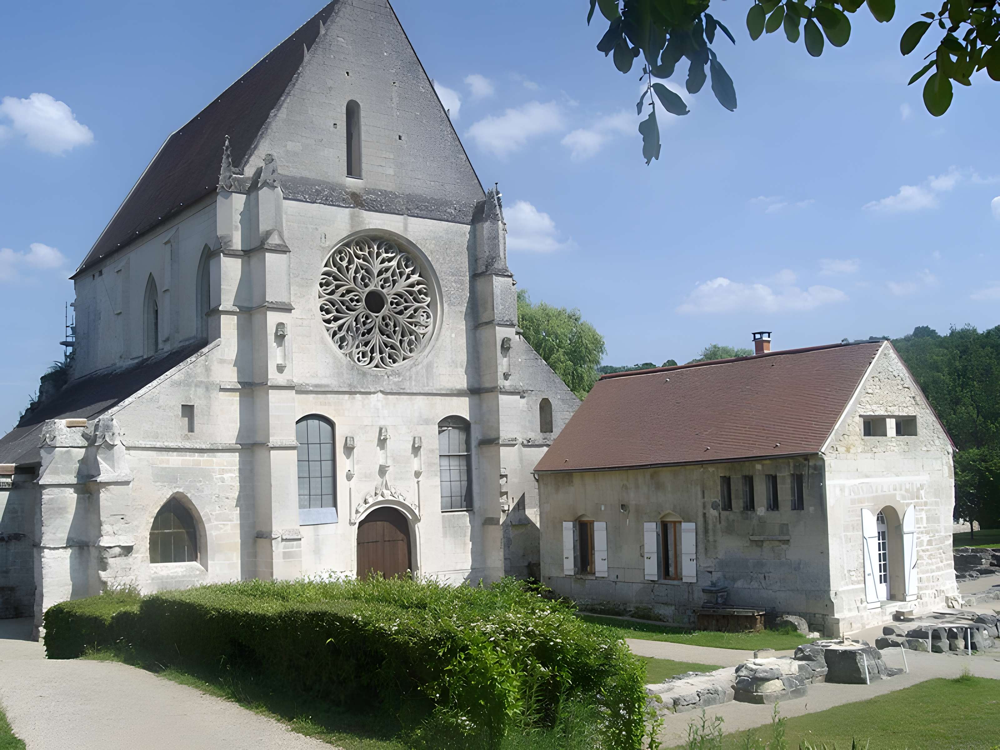 Abbaye Notre-Dame de Lieu-Restauré