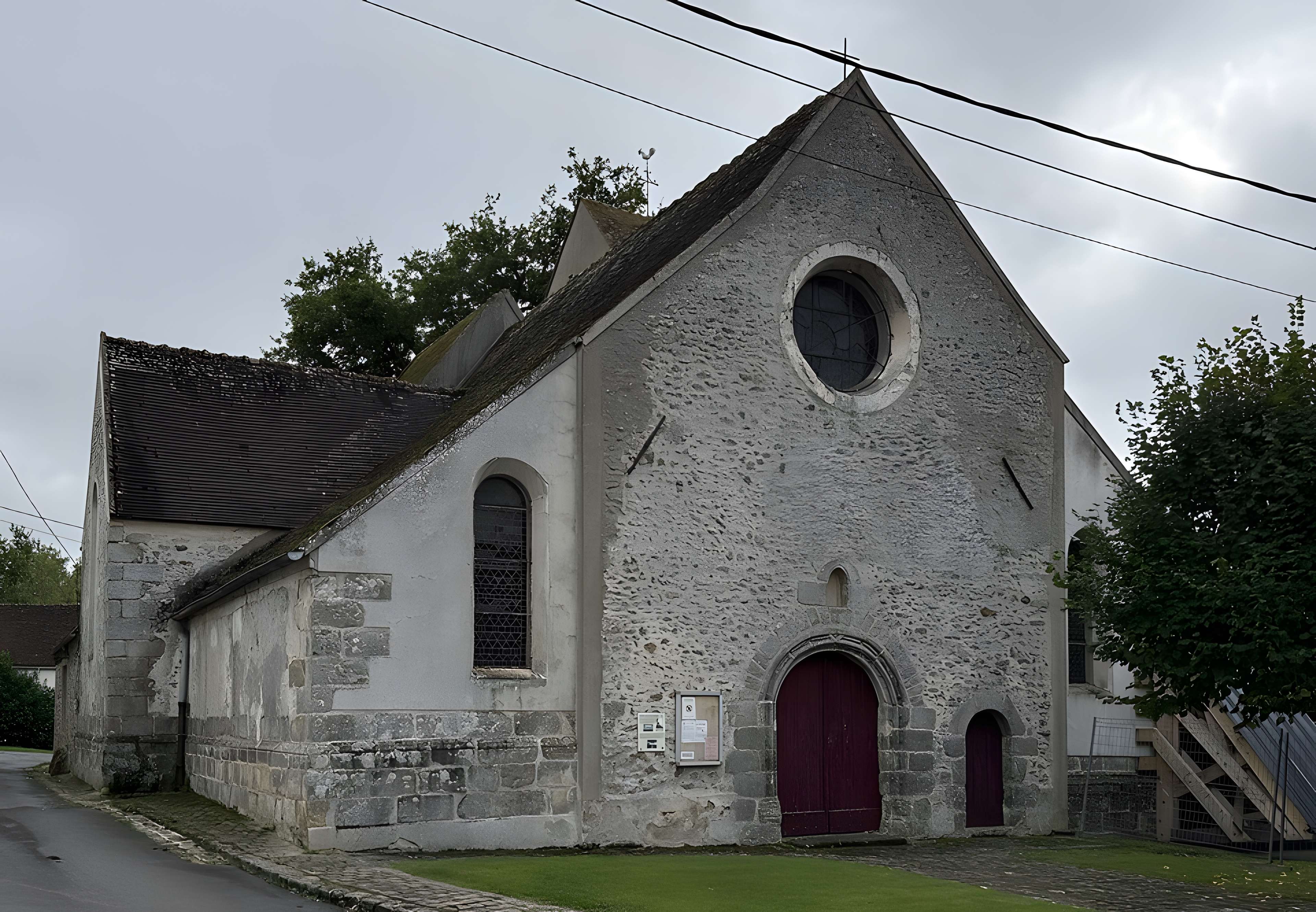 Église Saint-Geneviève de Courtomer