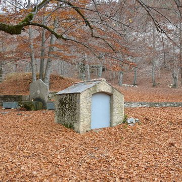 Abbaye Notre-Dame-de-Lure restes de lancienne