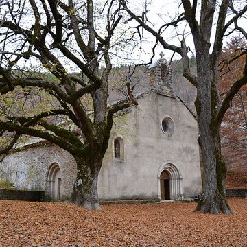 Abbaye Notre-Dame-de-Lure restes de lancienne