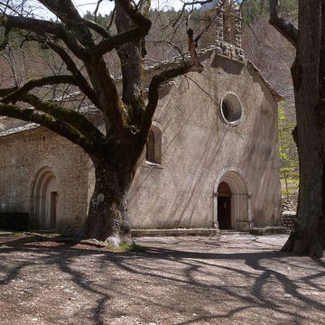 Abbaye Notre-Dame-de-Lure restes de lancienne