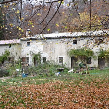 Abbaye Notre-Dame-de-Lure restes de lancienne