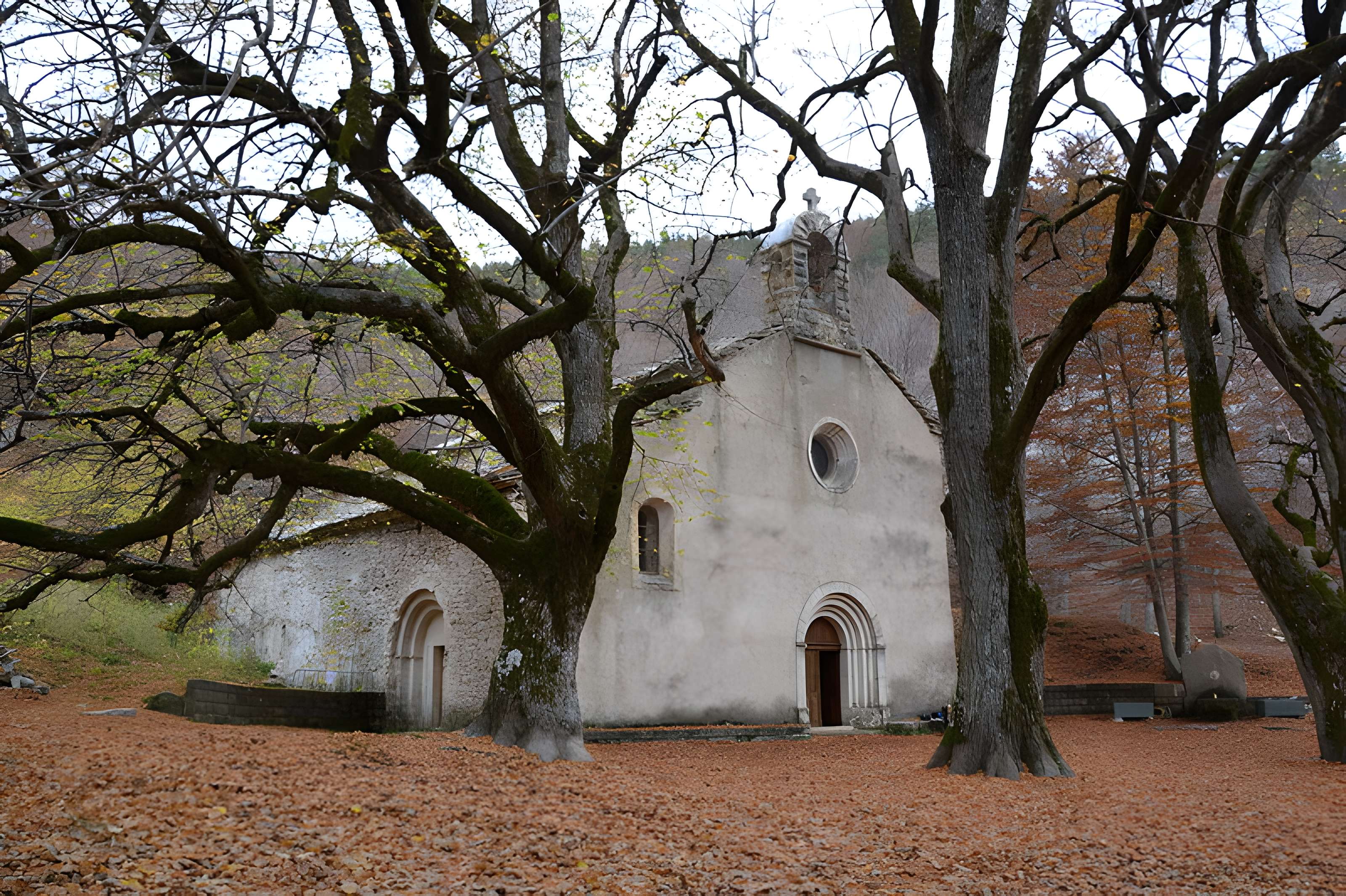 Abbaye Notre-Dame-de-Lure (restes de l'ancienne)