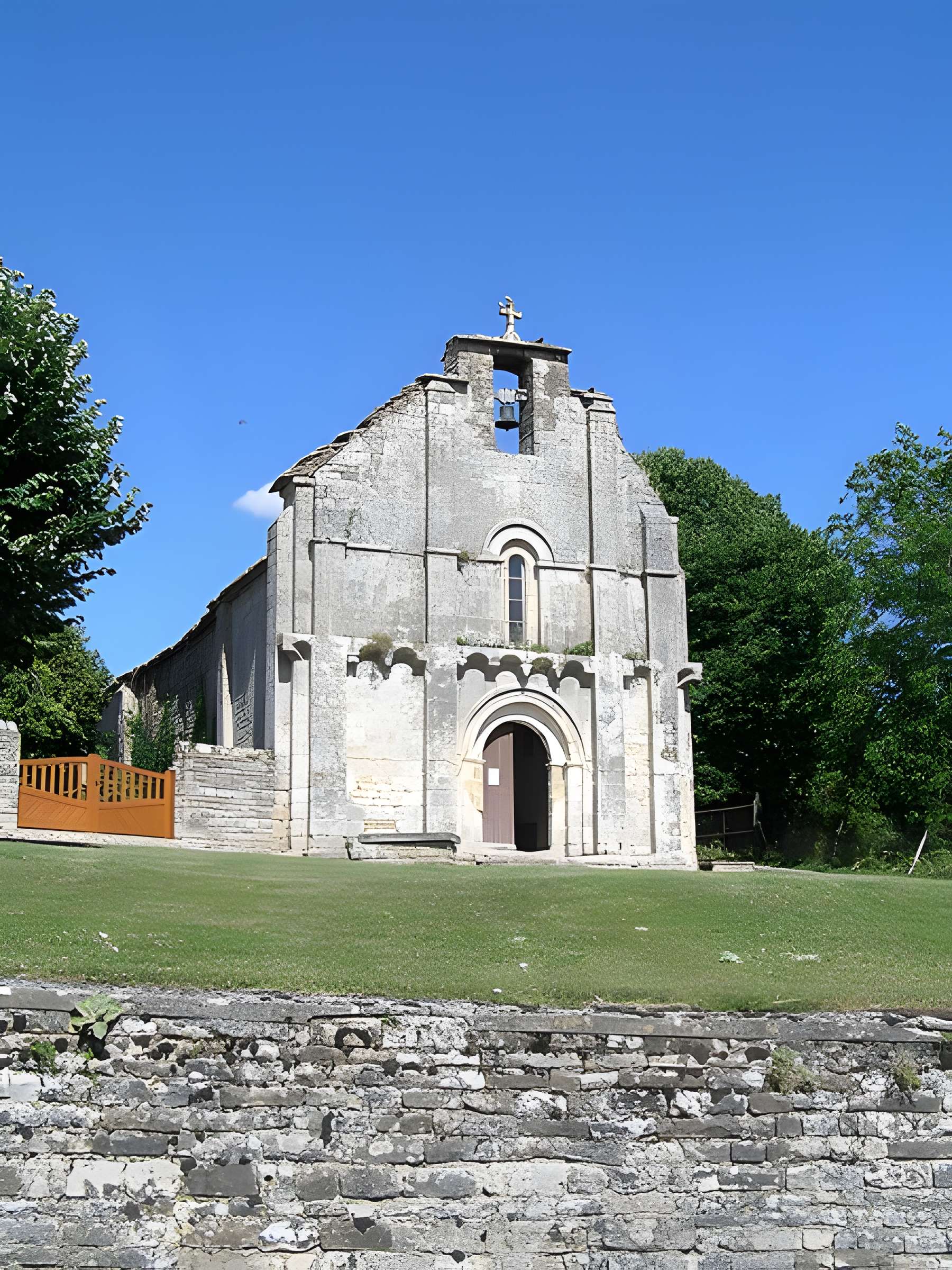 Église Saint-Genis d'Embourie