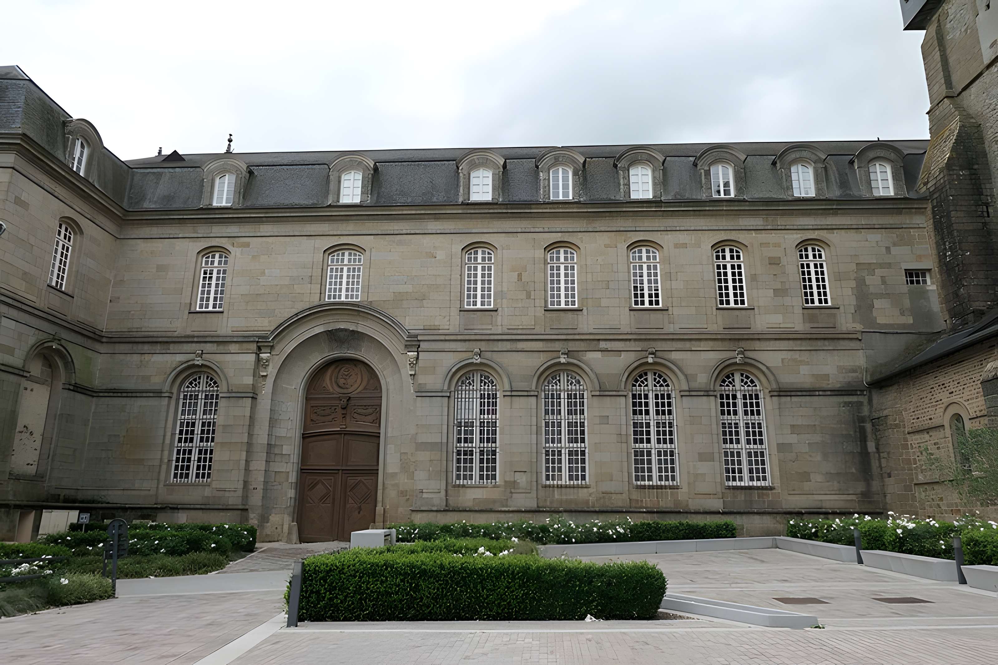 Abbaye Notre-Dame d'Évron