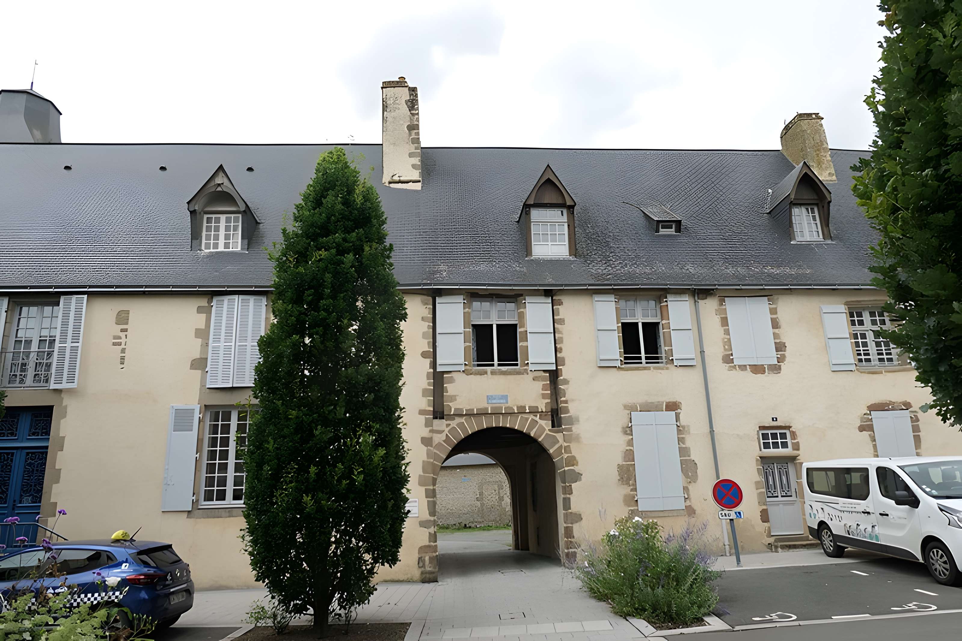 Abbaye Notre-Dame d'Évron