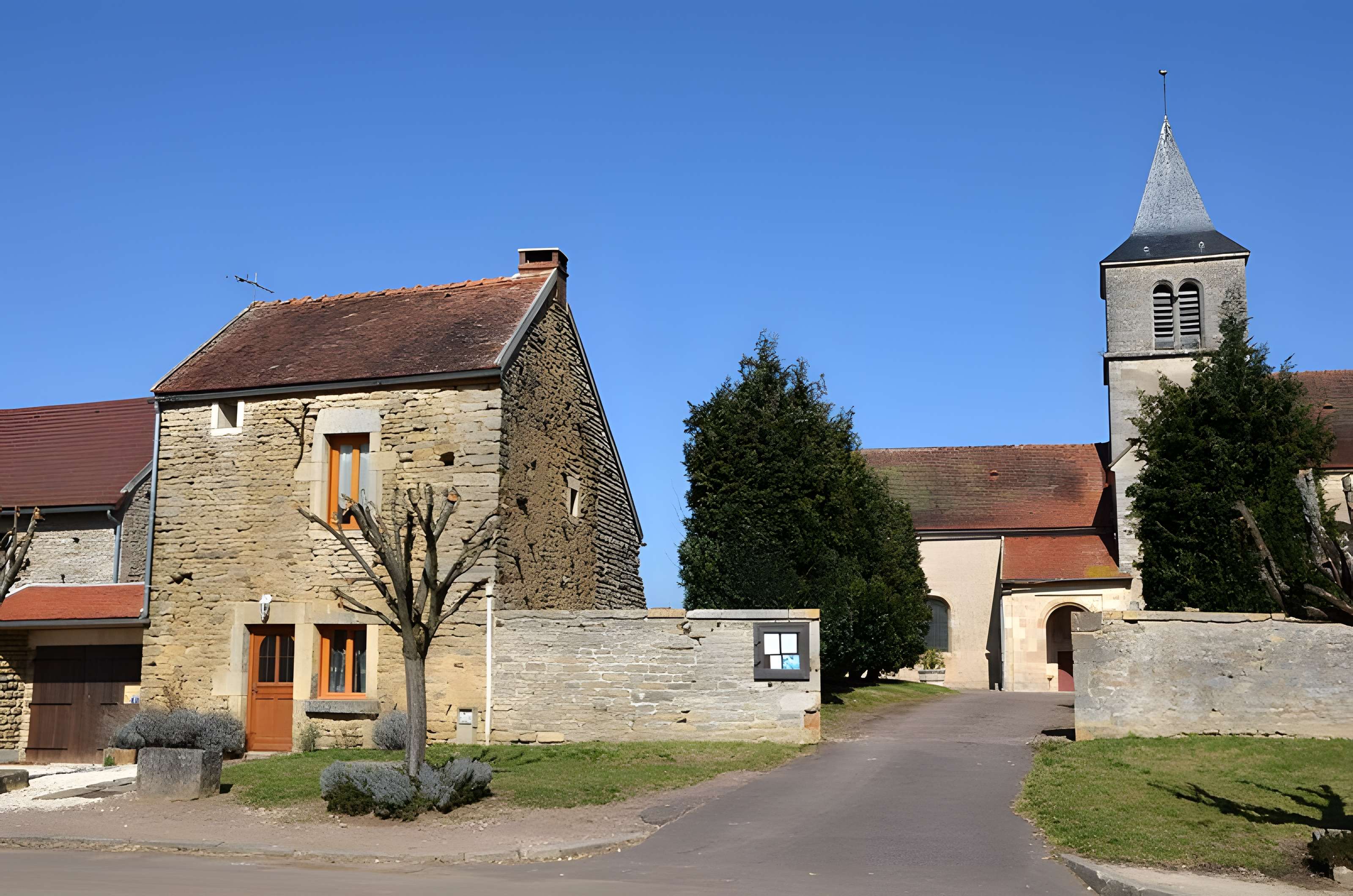 Église Saint-Germain de Marigny-le-Cahouët 