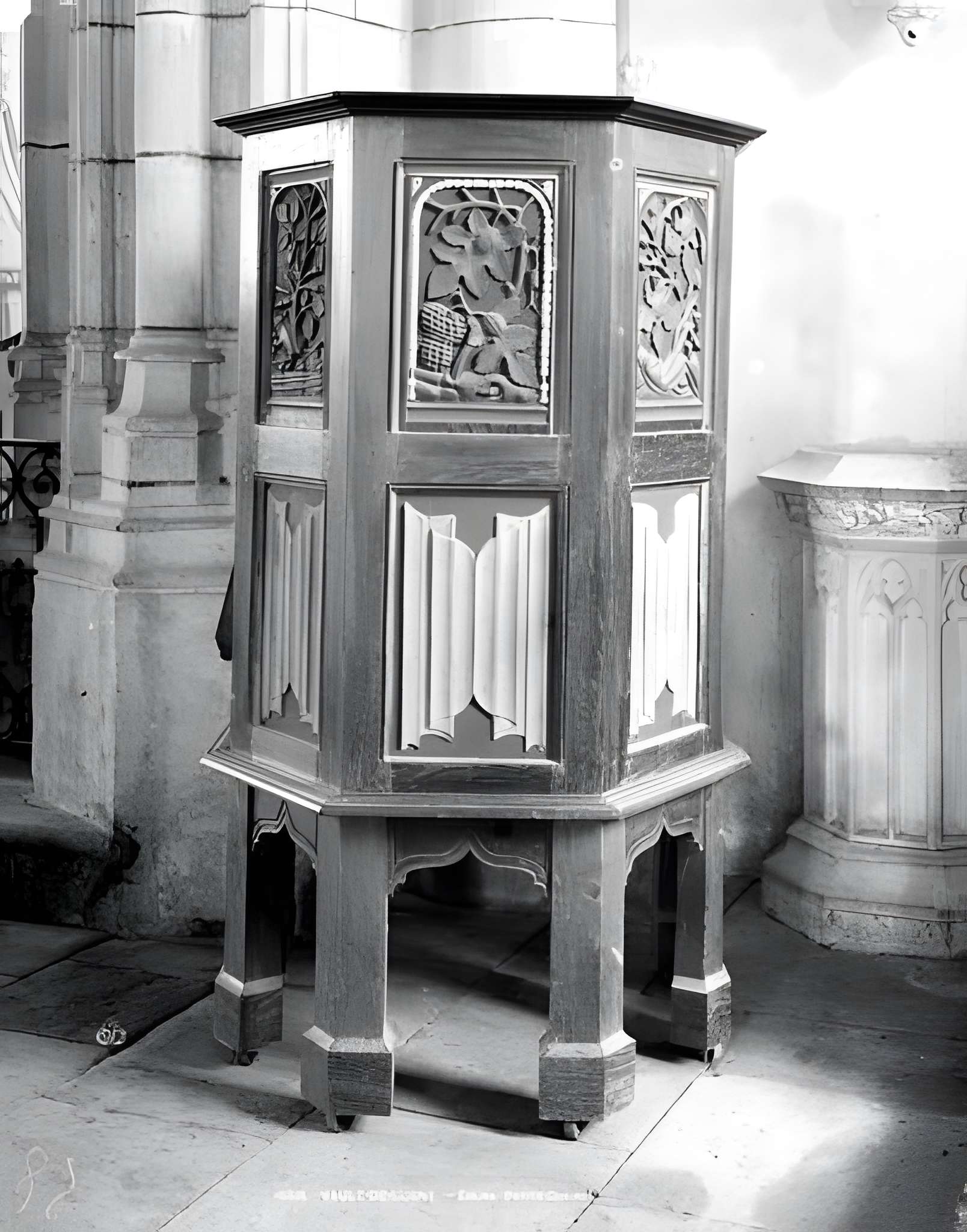 Église Saint-Germain-d'Auxerre de Vault-de-Lugny