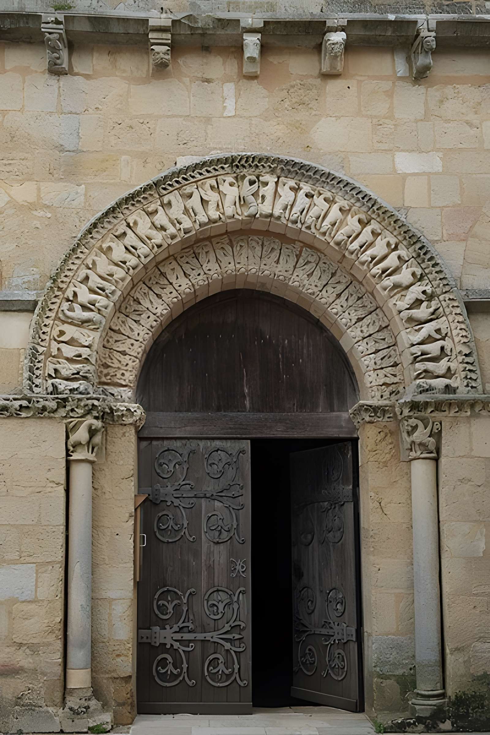 Église Saint-Gervais-et-Saint-Protais de Champagne-Saint-Hilaire