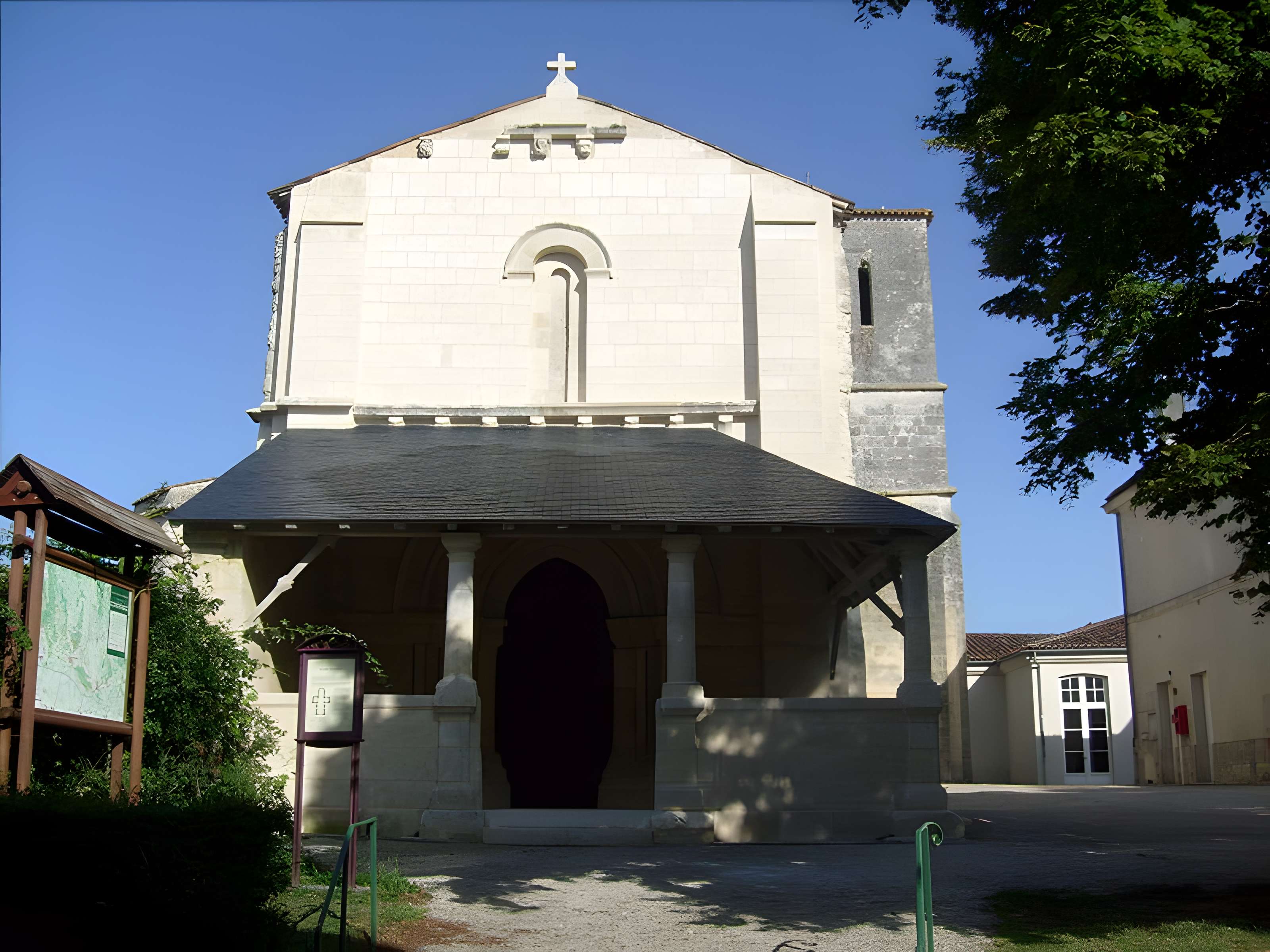 Église Saint-Gervais-et-Saint-Protais de Chérac 
