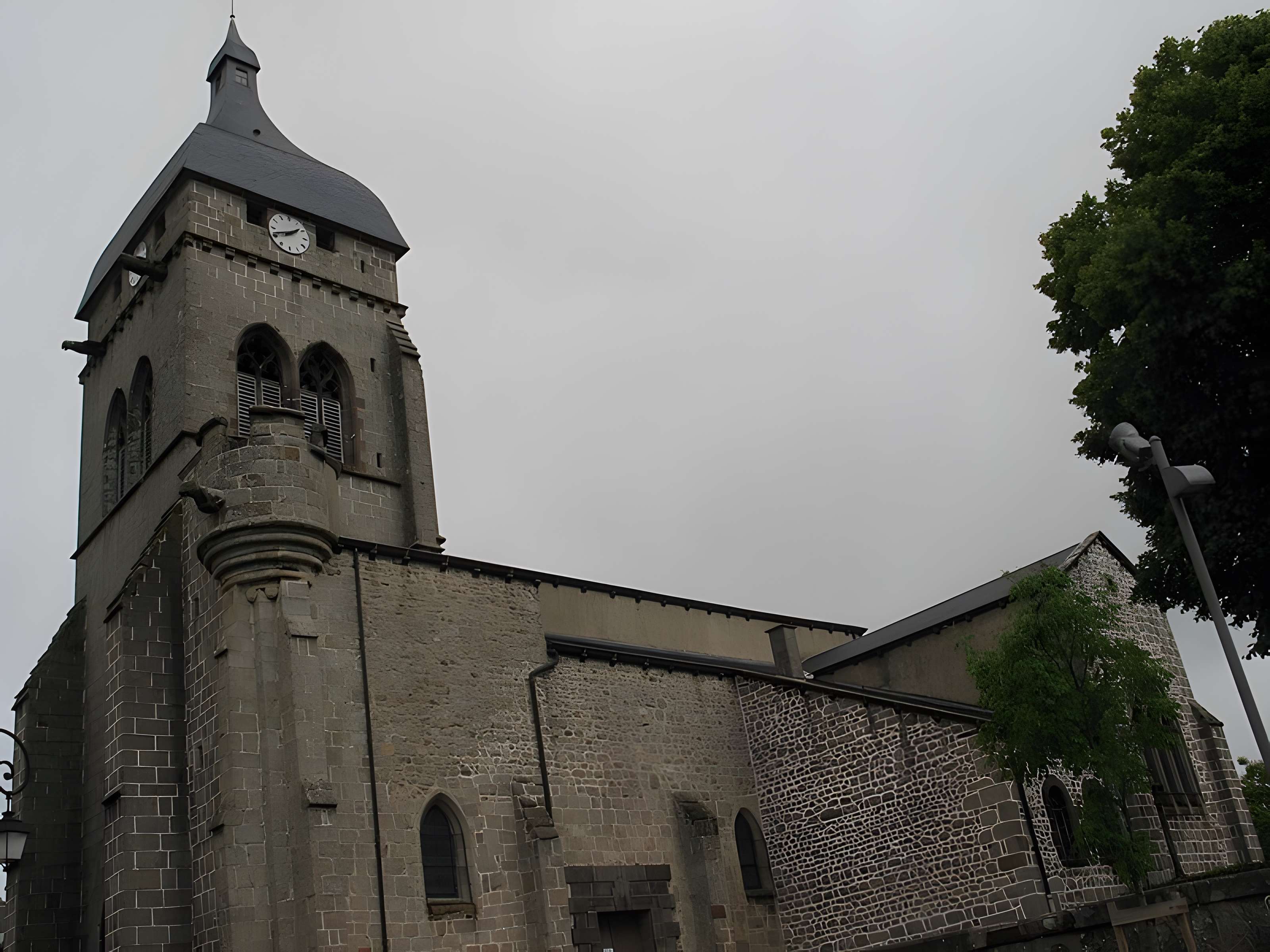 Église Saint-Gervais-et-Saint-Protais de Saint-Gervais-d'Auvergne