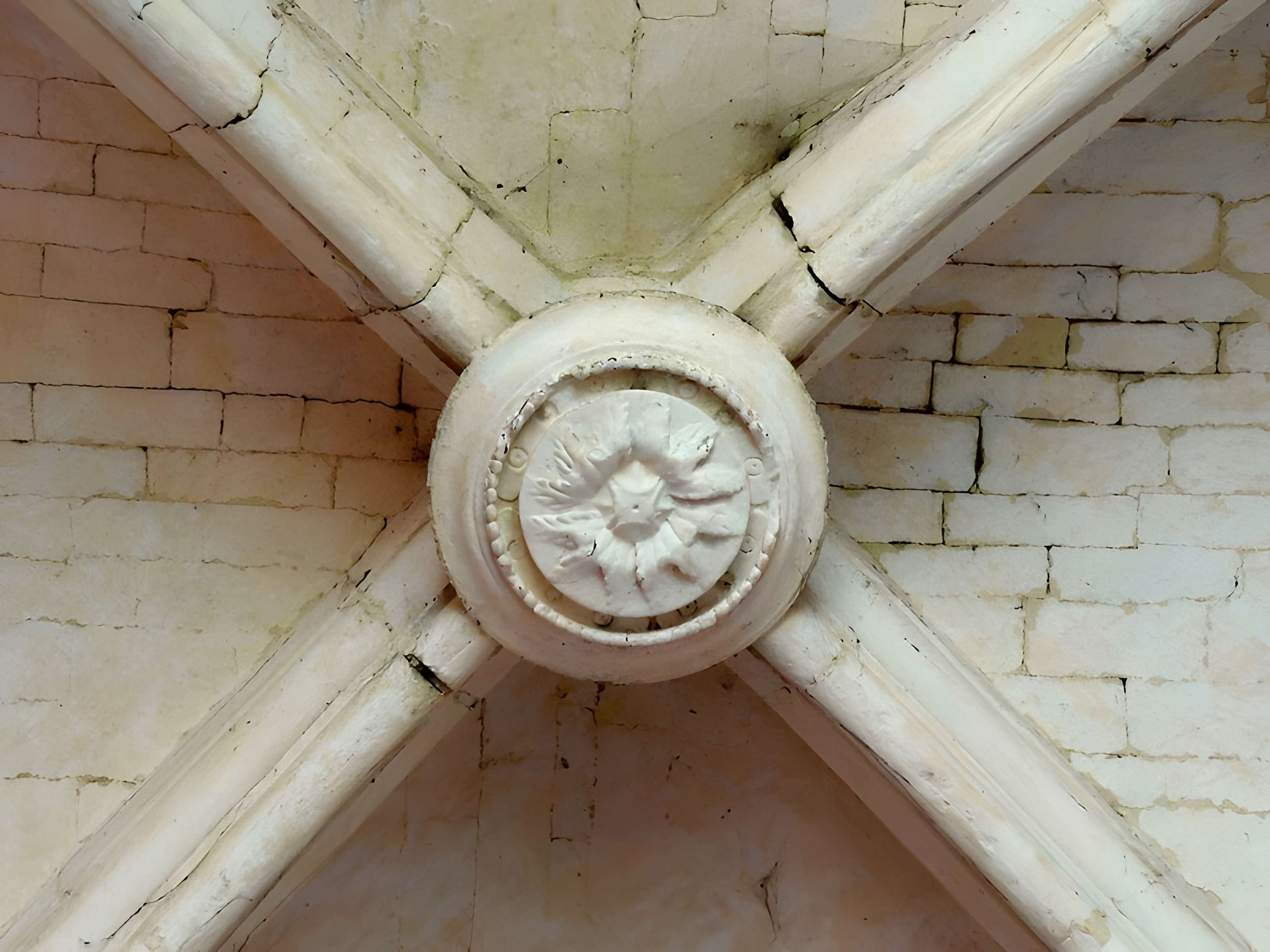 Église Saint-Gildard de Longuesse