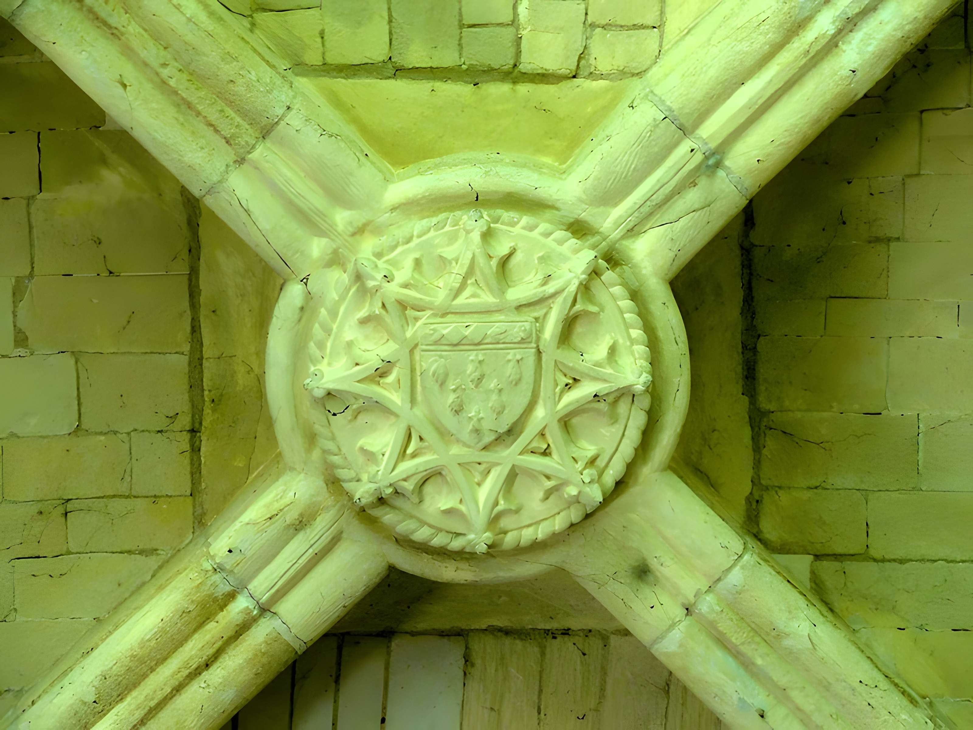 Église Saint-Gildard de Longuesse