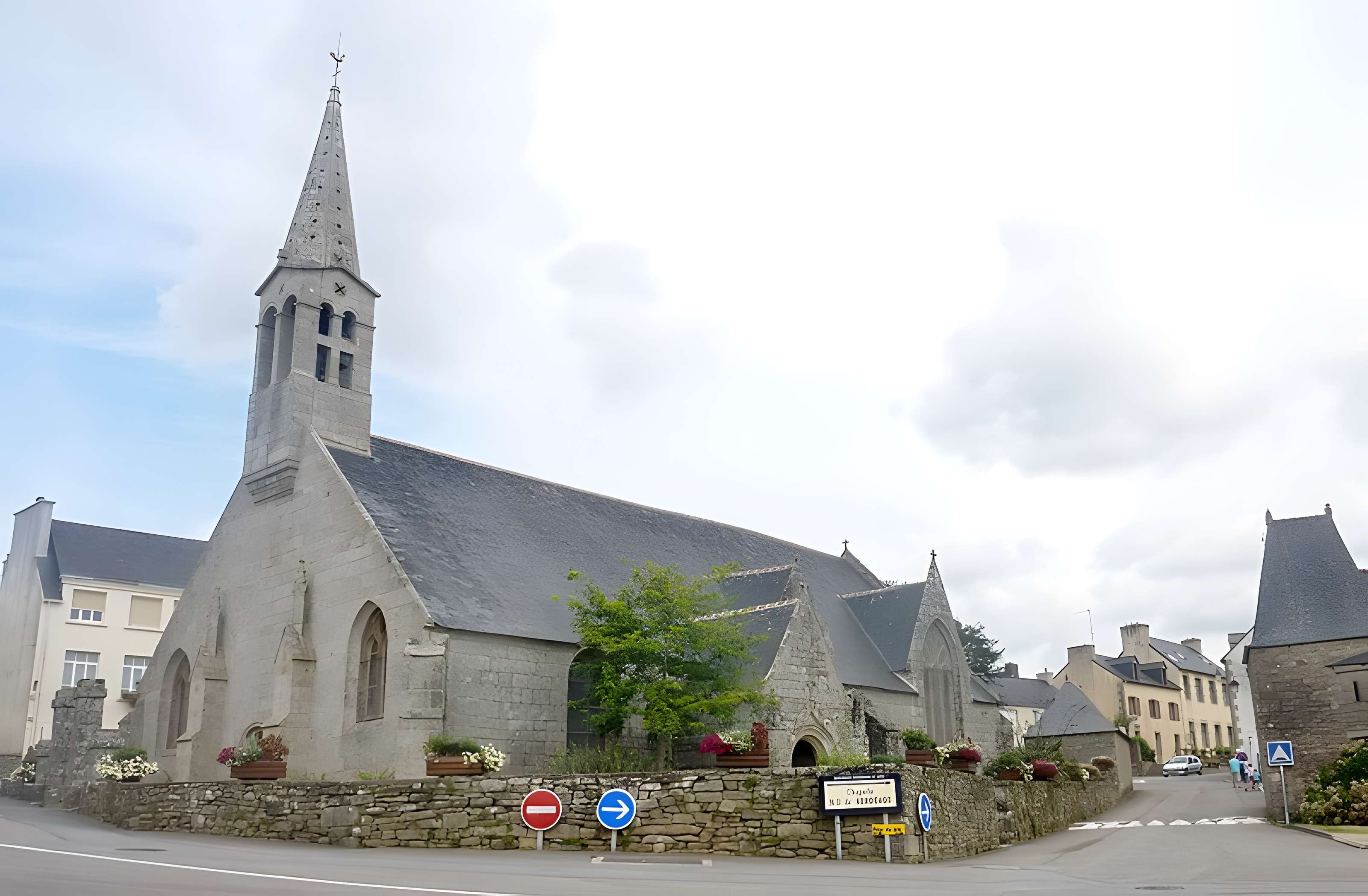 Église Saint-Guénaël d'Ergué-Gabéric