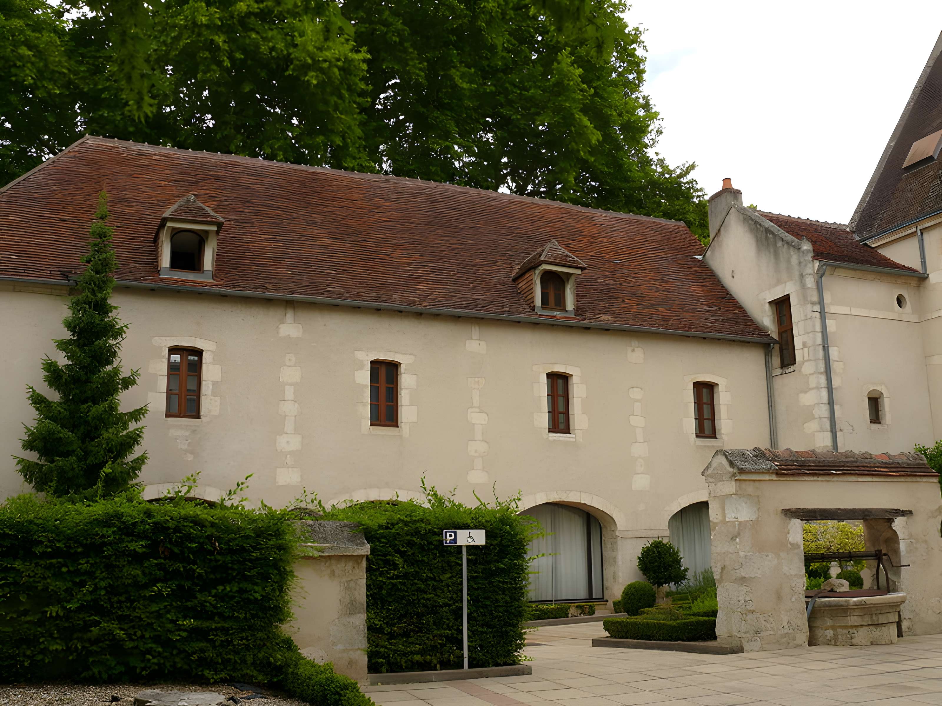 Abbaye Saint-Ambroix de Bourges