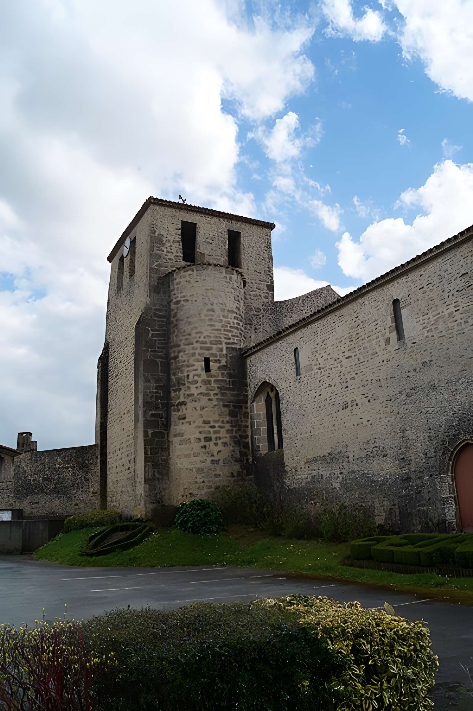 Église Saint-Hilaire de Cezais