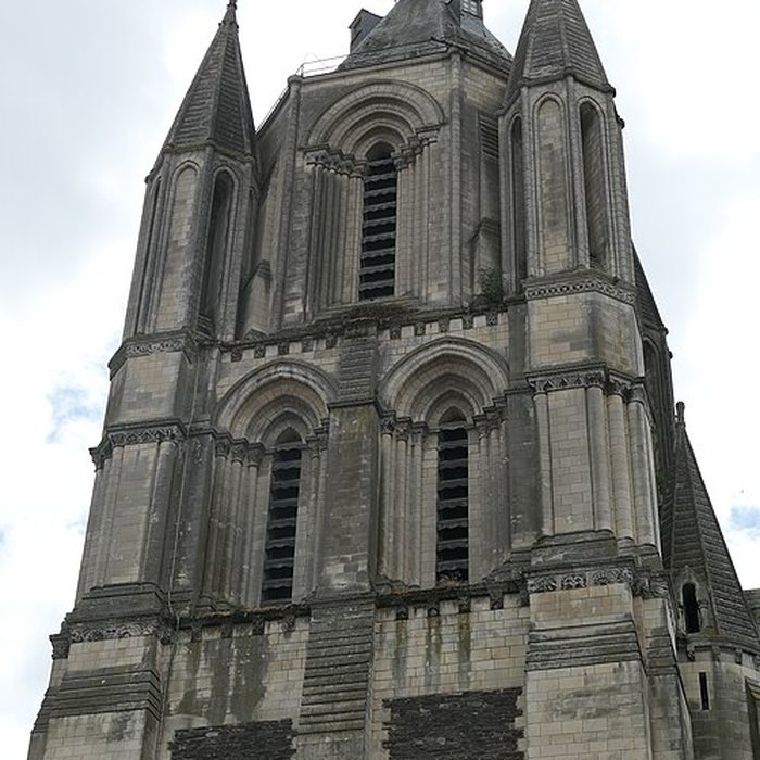 Photo de Ancienne abbaye Saint-Aubin, actuelle préfecture