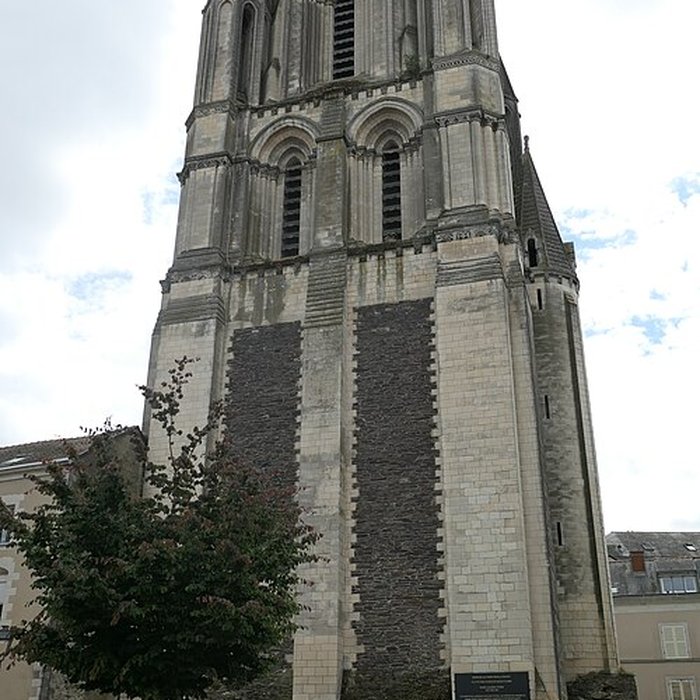 Photo de Ancienne abbaye Saint-Aubin, actuelle préfecture