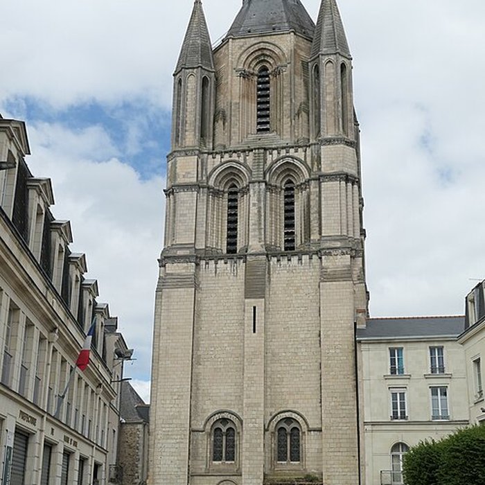 Photo de Ancienne abbaye Saint-Aubin, actuelle préfecture