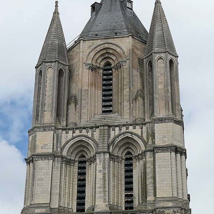 Photo de Ancienne abbaye Saint-Aubin, actuelle préfecture
