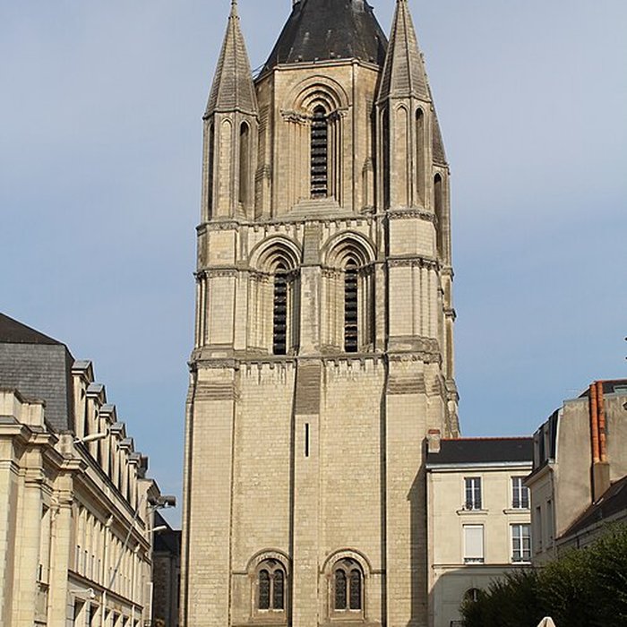 Photo de Ancienne abbaye Saint-Aubin, actuelle préfecture