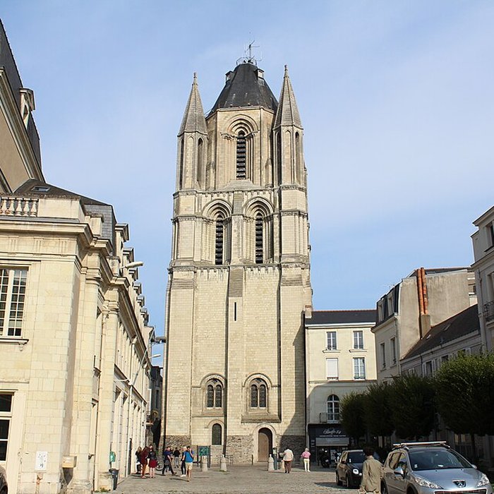 Photo de Ancienne abbaye Saint-Aubin, actuelle préfecture
