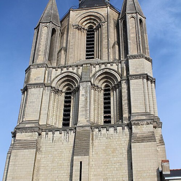 Photo de Ancienne abbaye Saint-Aubin, actuelle préfecture