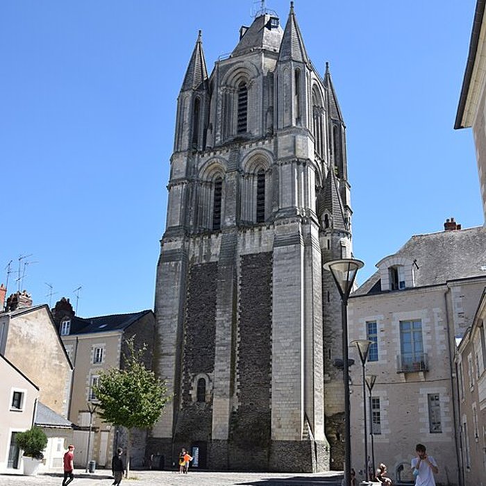 Photo de Ancienne abbaye Saint-Aubin, actuelle préfecture