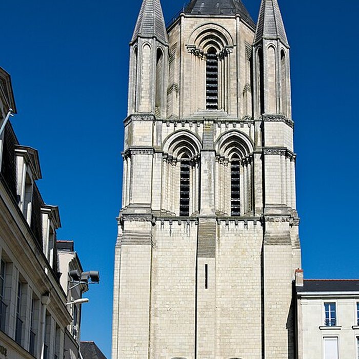 Photo de Ancienne abbaye Saint-Aubin, actuelle préfecture