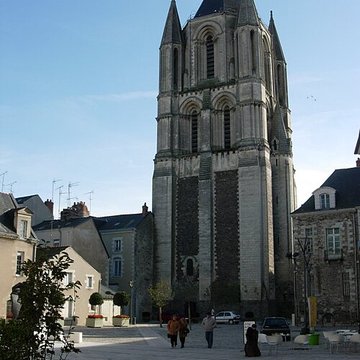 Ancienne abbaye Saint-Aubin, actuelle préfecture