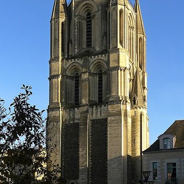Ancienne abbaye Saint-Aubin, actuelle préfecture
