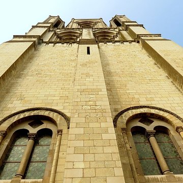 Ancienne abbaye Saint-Aubin, actuelle préfecture