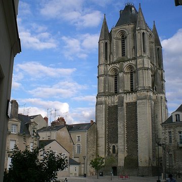 Ancienne abbaye Saint-Aubin, actuelle préfecture
