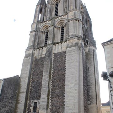 Ancienne abbaye Saint-Aubin, actuelle préfecture