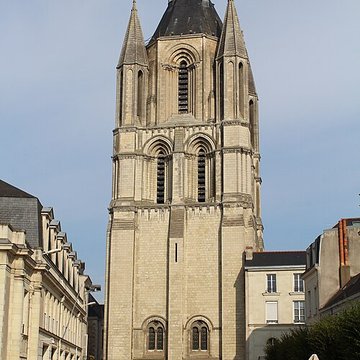 Ancienne abbaye Saint-Aubin, actuelle préfecture