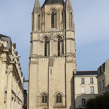 Ancienne abbaye Saint-Aubin, actuelle préfecture