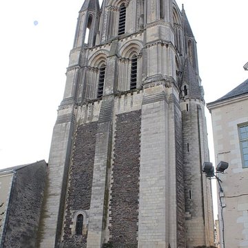 Ancienne abbaye Saint-Aubin, actuelle préfecture