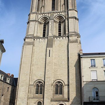 Ancienne abbaye Saint-Aubin, actuelle préfecture