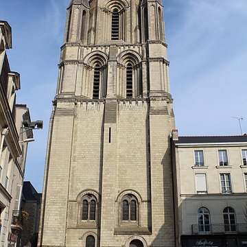Ancienne abbaye Saint-Aubin, actuelle préfecture