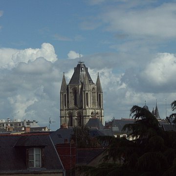 Ancienne abbaye Saint-Aubin, actuelle préfecture