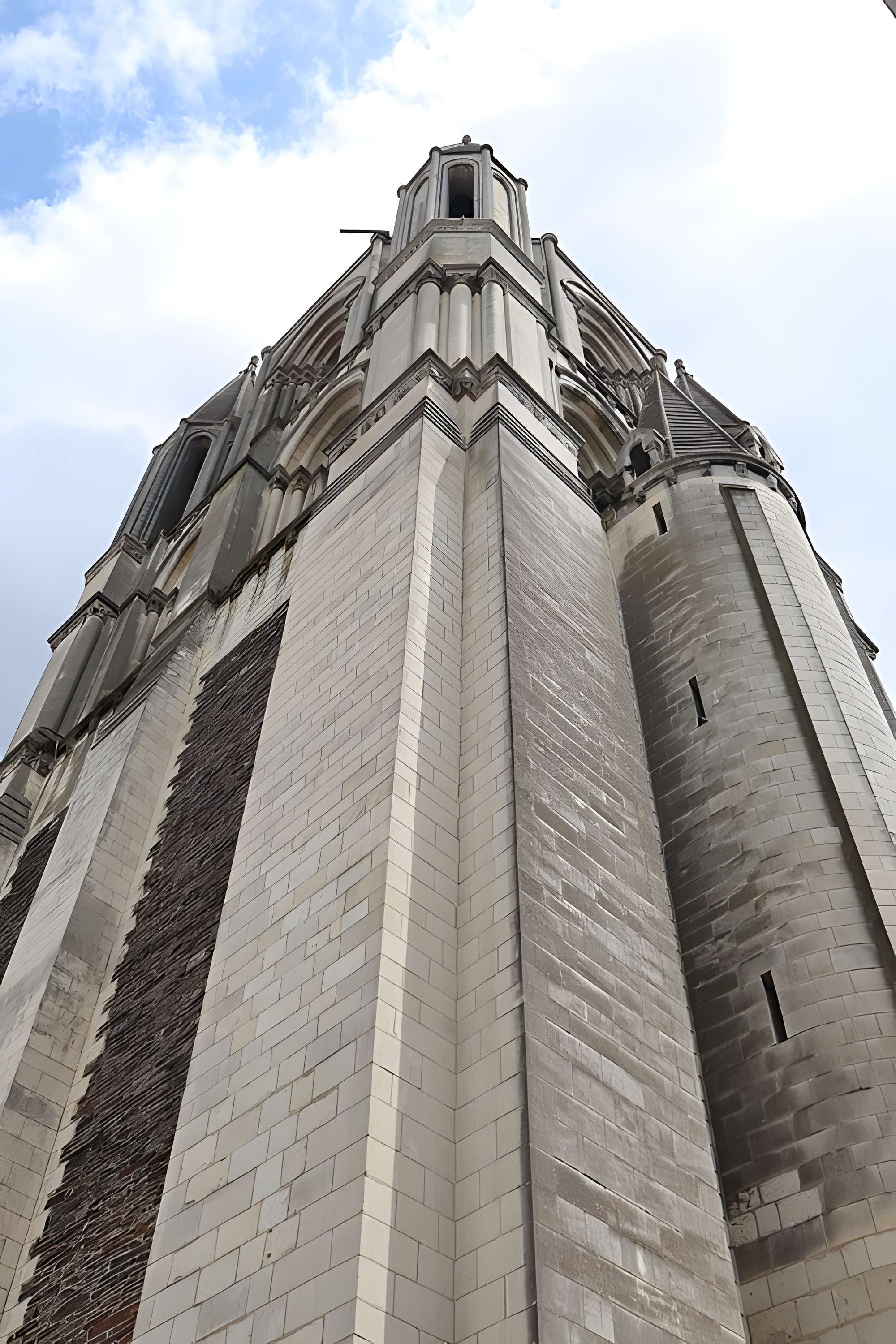 Ancienne abbaye Saint-Aubin, actuelle préfecture