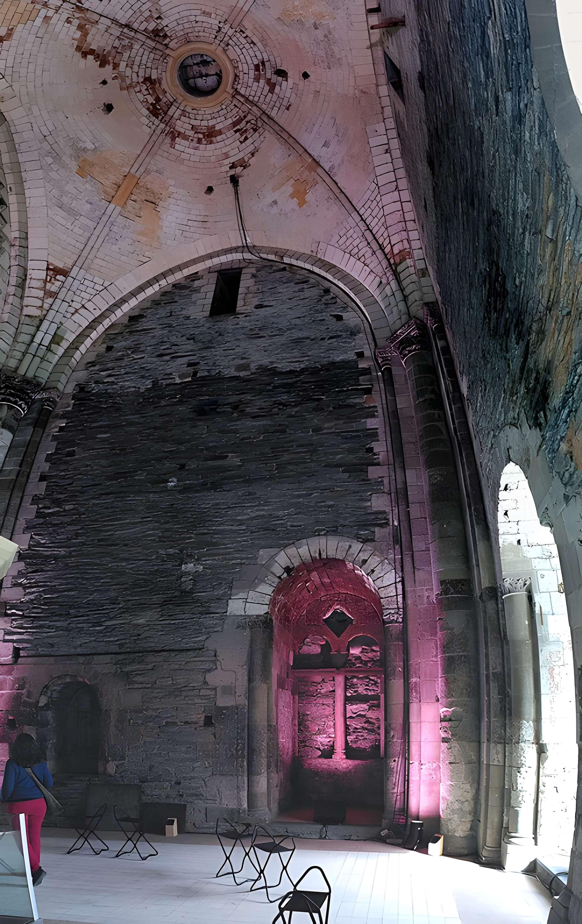 Ancienne abbaye Saint-Aubin, actuelle préfecture